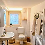 公寓 Monteurzimmer Monteurwohnung Banane 1- 6 Personen Parkplatz & Kueche Modern 卡塞尔