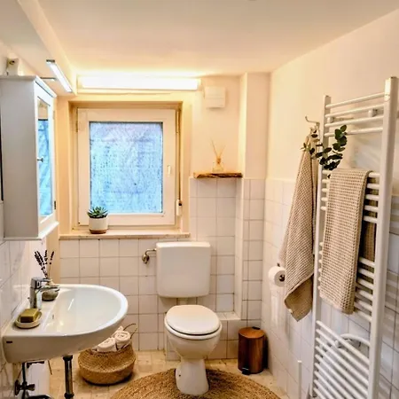 Apartmán Monteurzimmer Monteurwohnung Banane 1- 6 Personen Parkplatz & Kueche Modern Kassel